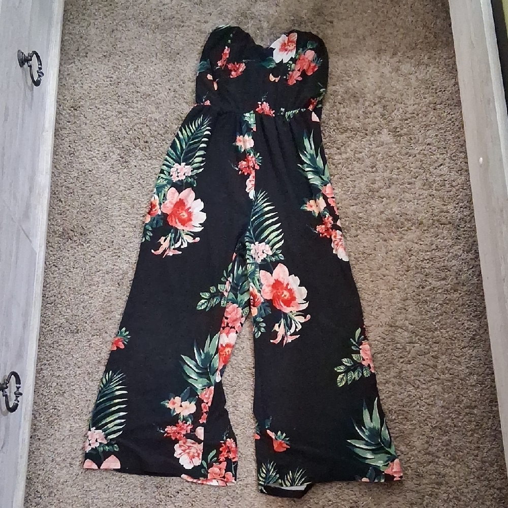 No Boundaries Black and Red Jumpsuit with Wide-Leg Design